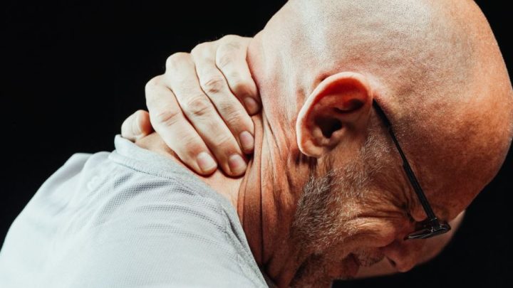 Quels sont les premiers symptômes de la maladie de Parkinson ?